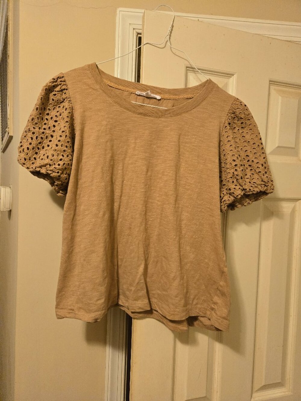 Jane + Delancey XL  golden tan short sleeve tee with eyelet puff sleeves